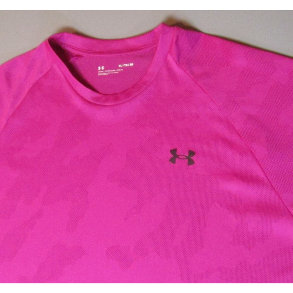 Under Armour Women’s Pink Camo Tee Loose Fit Heat Gear Style Top Size XL